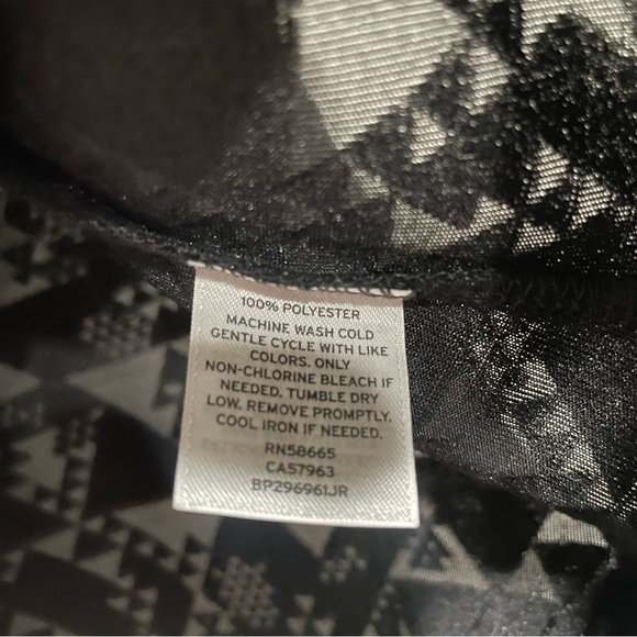 Nordstrom (Frenchi) black velvet/burnout top, xs NWT - Picture 2 of 3